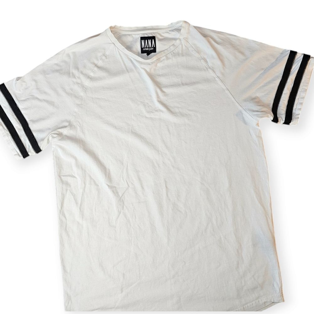 🌼4/$30 Nana Judy T-Shirt – White with Black Zipper Sleeve Trim Large  🤍✨